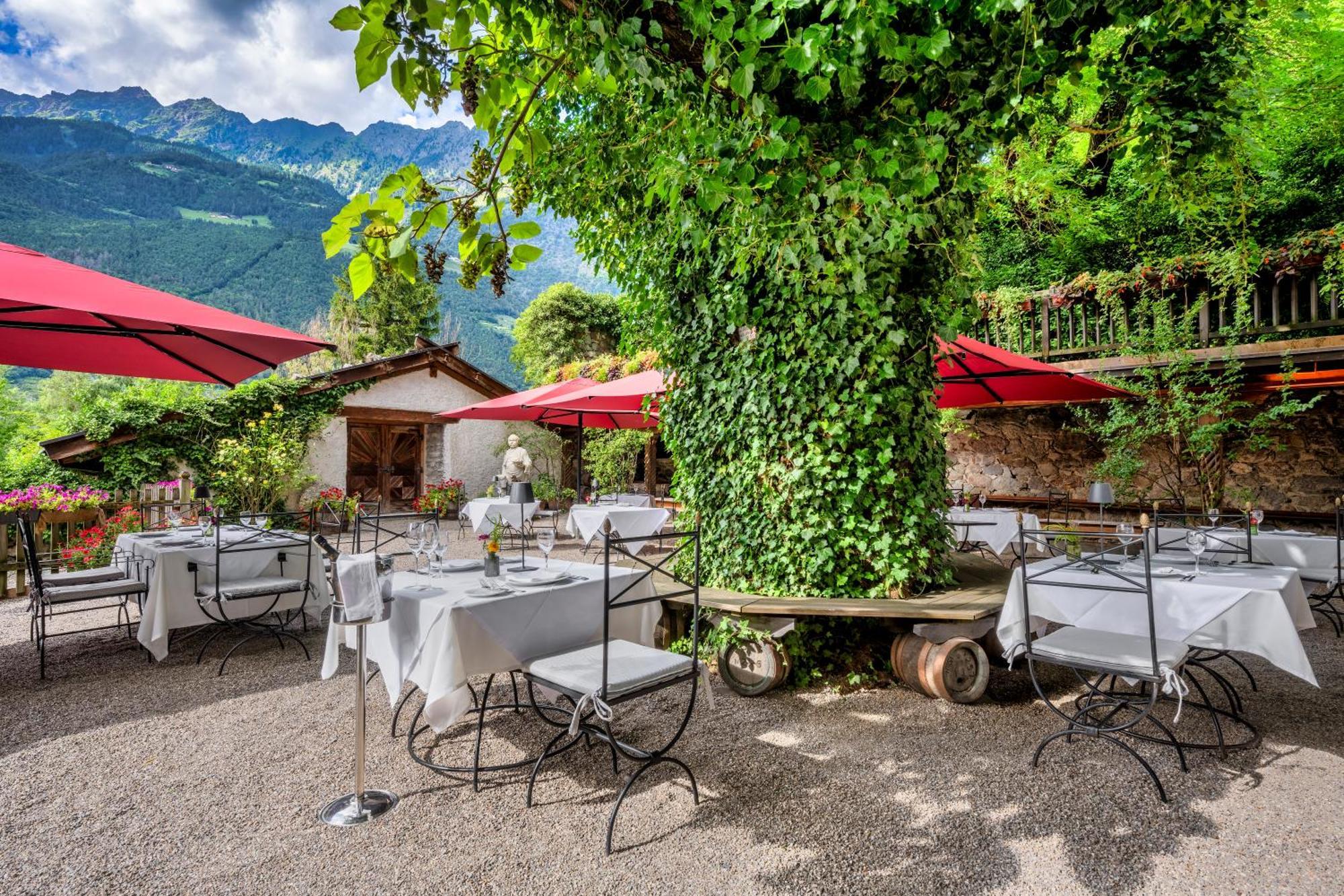 Schlosswirt Forst Lagundo Exterior foto